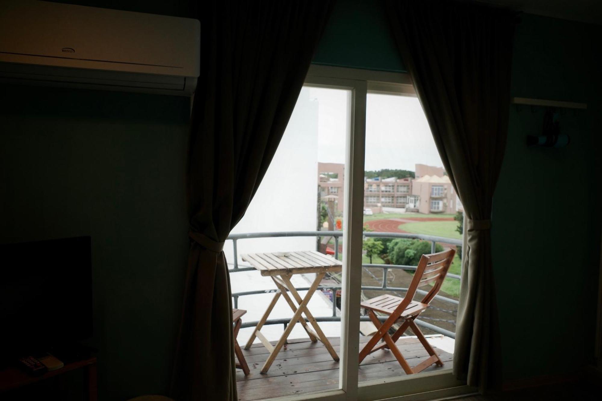 海中天旅店 Sea Of The World B&B Kenting Exterior photo